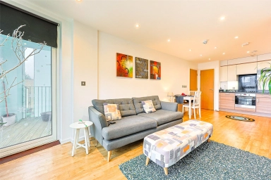 Acklington Drive, Colindale - NW9 view 3