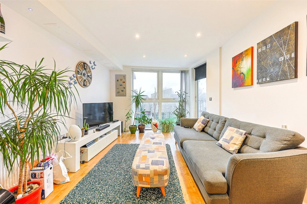 2 bedrooms apartments/flats for sale in Acklington Drive, Colindale - NW9 view 4