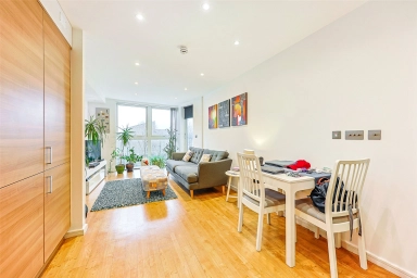 Acklington Drive, Colindale - NW9 view 5