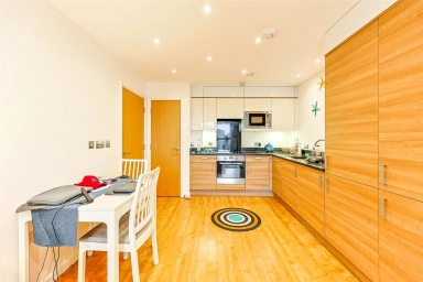 Acklington Drive, Colindale - NW9 view 6