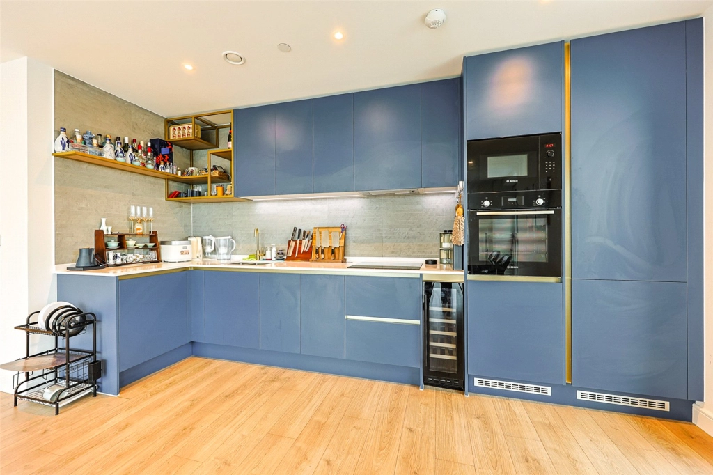 3 bedrooms apartments/flats for sale in Quay Walk, Wembley - HA0 view 4