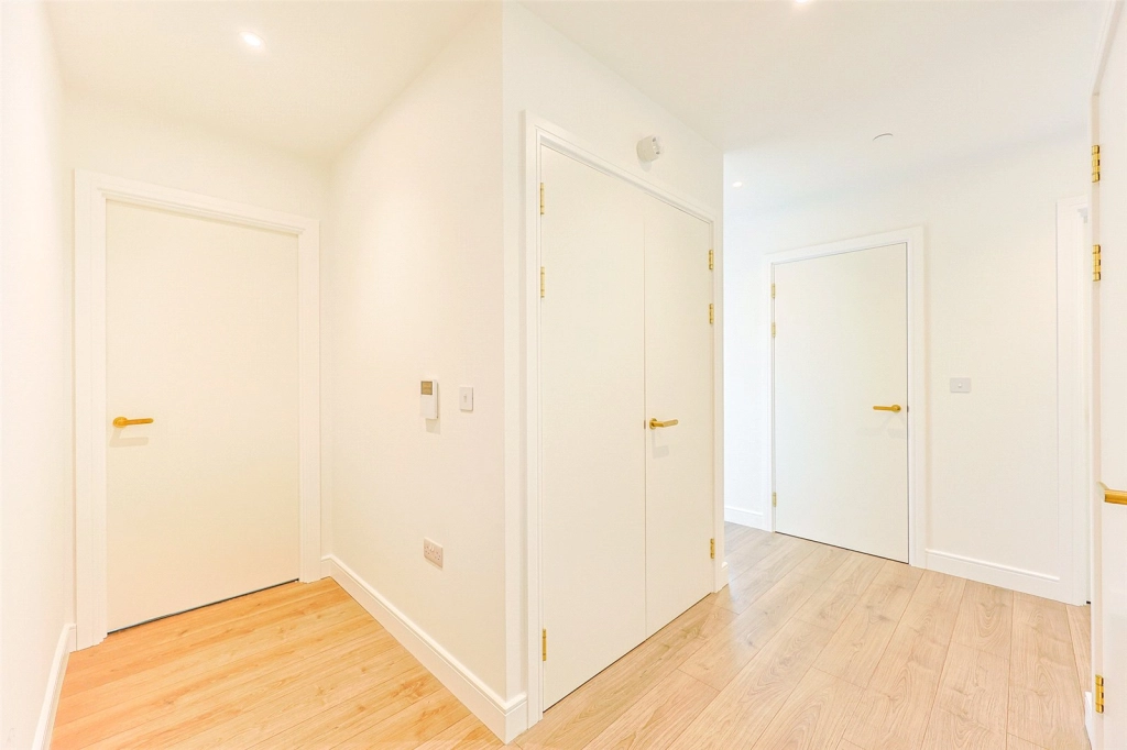 3 bedrooms apartments/flats for sale in Quay Walk, Wembley - HA0 view 13