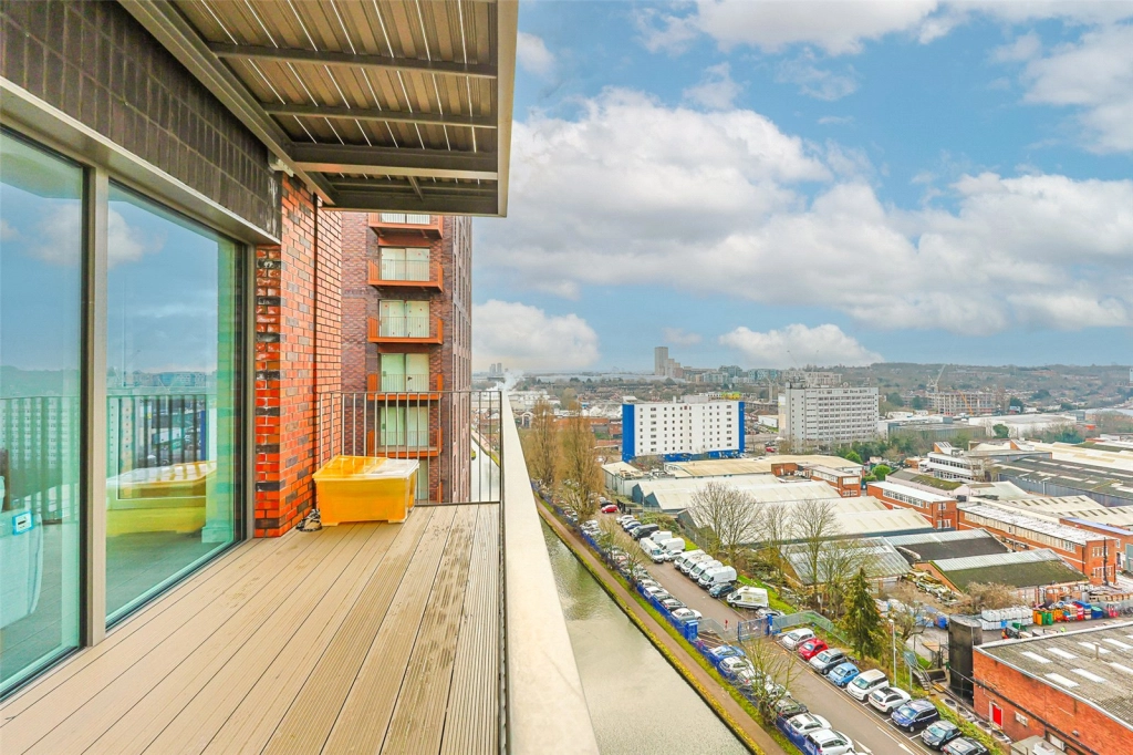 3 bedrooms apartments/flats for sale in Quay Walk, Wembley - HA0 view 11