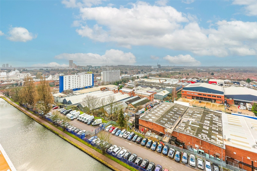 3 bedrooms apartments/flats for sale in Quay Walk, Wembley - HA0 view 10