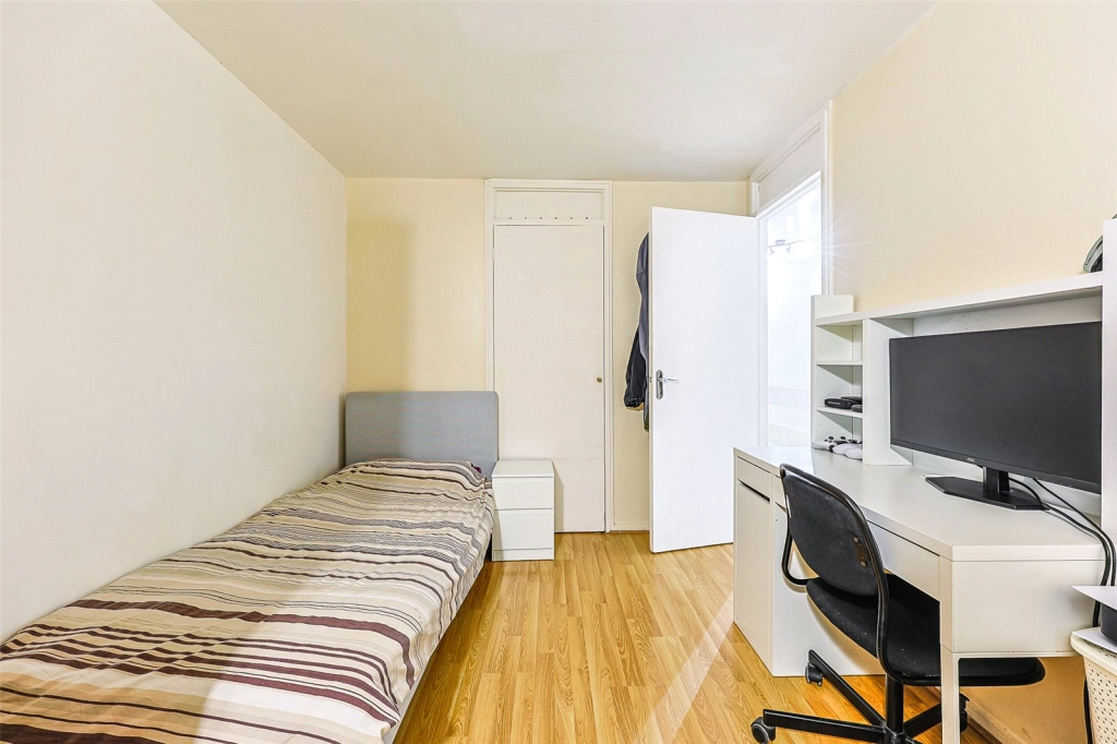 3 bedrooms houses for sale in Everglade Strand, Colindale - NW9 view 13