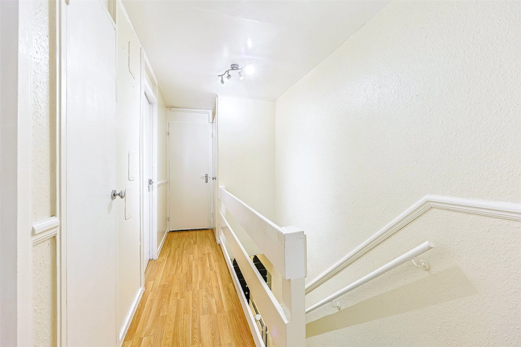 3 bedrooms houses for sale in Everglade Strand, Colindale - NW9 view 15