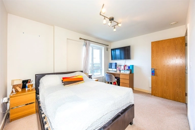 Aviation Drive, Beaufort Park, Colindale - NW9 view 5