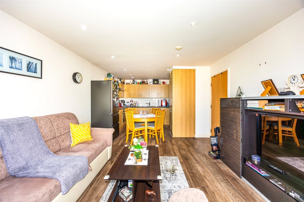 2 bedrooms apartments/flats for sale in Aviation Drive, Beaufort Park, Colindale - NW9 view 14