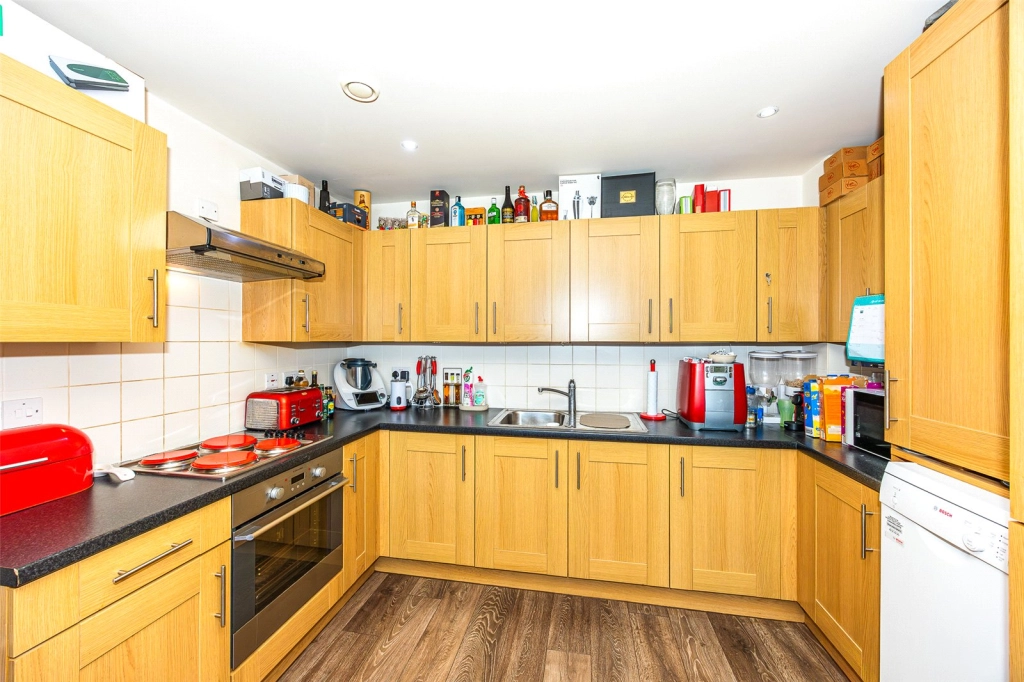 2 bedrooms apartments/flats for sale in Aviation Drive, Beaufort Park, Colindale - NW9 view 4
