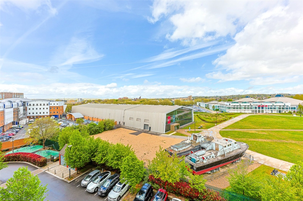 2 bedrooms apartments/flats for sale in Aviation Drive, Beaufort Park, Colindale - NW9 view 11