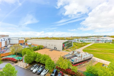 Aviation Drive, Beaufort Park, Colindale - NW9 view 13