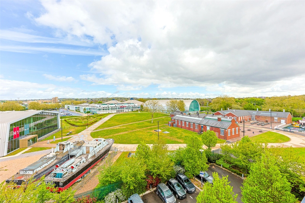 2 bedrooms apartments/flats for sale in Aviation Drive, Beaufort Park, Colindale - NW9 view 10