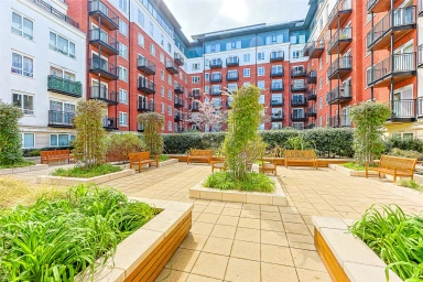 Aviation Drive, Beaufort Park, Colindale - NW9 view 14