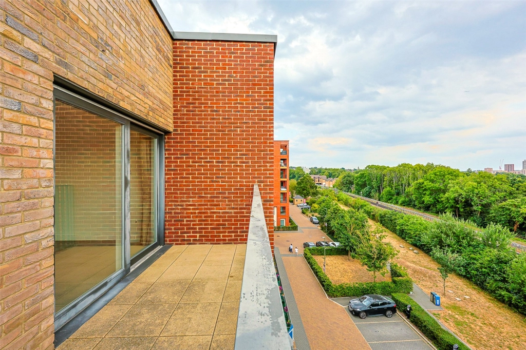 3 bedrooms apartments/flats for sale in Achill Close, Colindale Gardens, Colindale - NW9 view 17