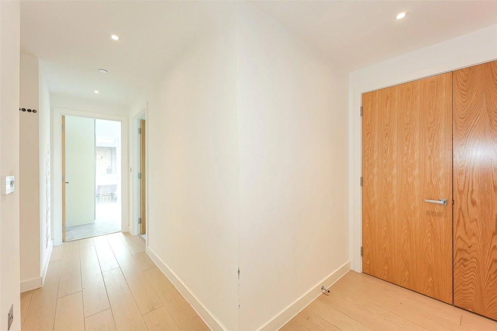 3 bedrooms apartments/flats for sale in Achill Close, Colindale Gardens, Colindale - NW9 view 15