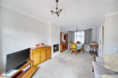 Rushgrove Avenue, Colindale - NW9 view 2