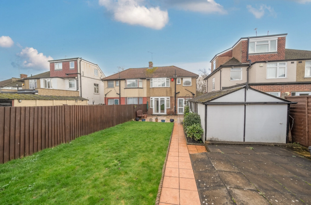 3 bedrooms houses for sale in Rushgrove Avenue, Colindale - NW9 view 18