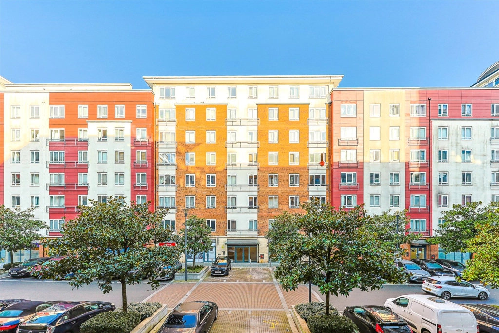 1 bedroom apartments/flats for sale in Boulevard Drive, Beaufort Park, Colindale - NW9 view 11