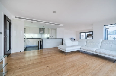 Boulevard Drive, Beaufort Park, Colindale - NW9 view 3