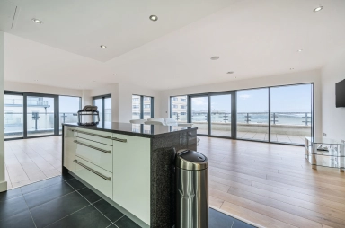 Boulevard Drive, Beaufort Park, Colindale - NW9 view 2