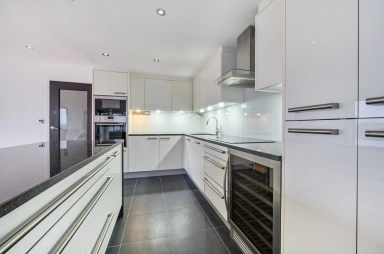 Boulevard Drive, Beaufort Park, Colindale - NW9 view 7