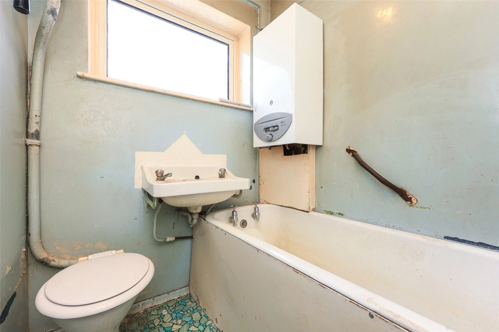 3 bedrooms houses for sale in Ashford Avenue, Hayes - UB4 view 8