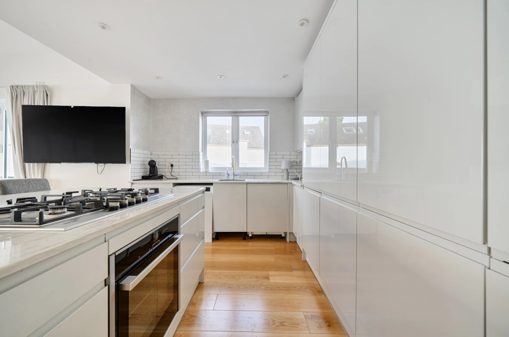 5 bedrooms houses for sale in Hillway, Colindale - NW9 view 6