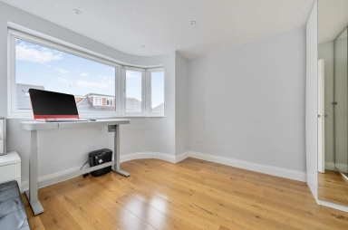 Hillway, Colindale - NW9 view 13