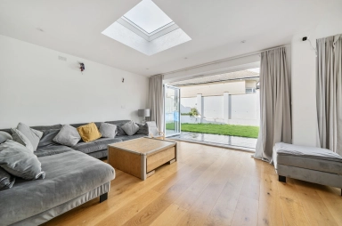 Hillway, Colindale - NW9 view 4