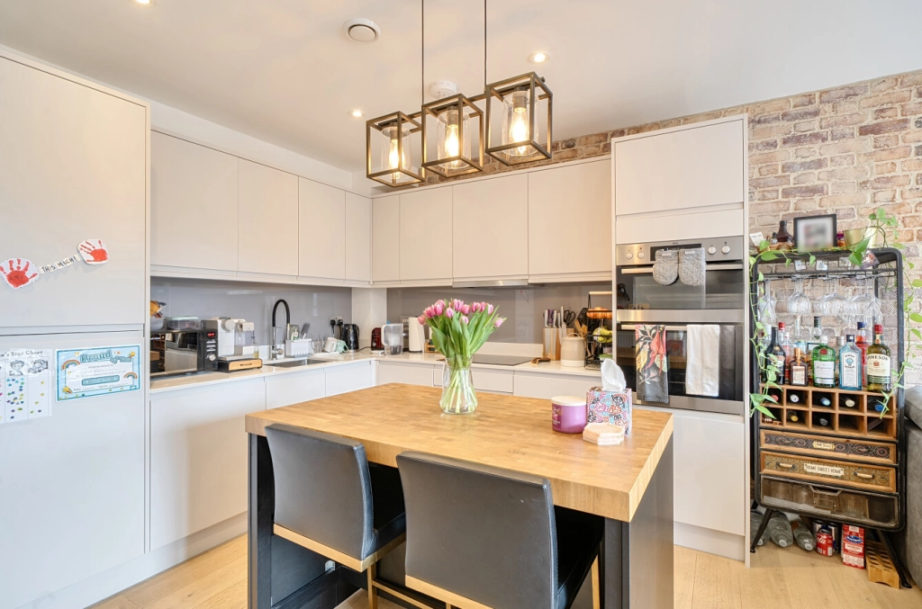 2 bedrooms apartments/flats for sale in Grove Park, Colindale - NW9 view 9