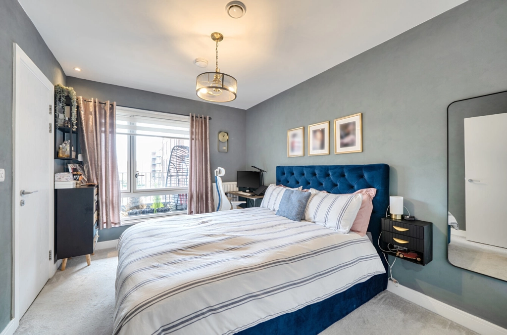 2 bedrooms apartments/flats for sale in Grove Park, Colindale - NW9 view 3