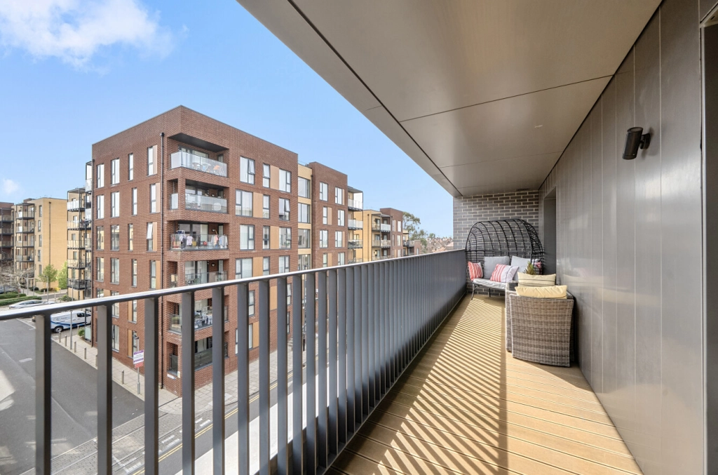 2 bedrooms apartments/flats for sale in Grove Park, Colindale - NW9 view 4