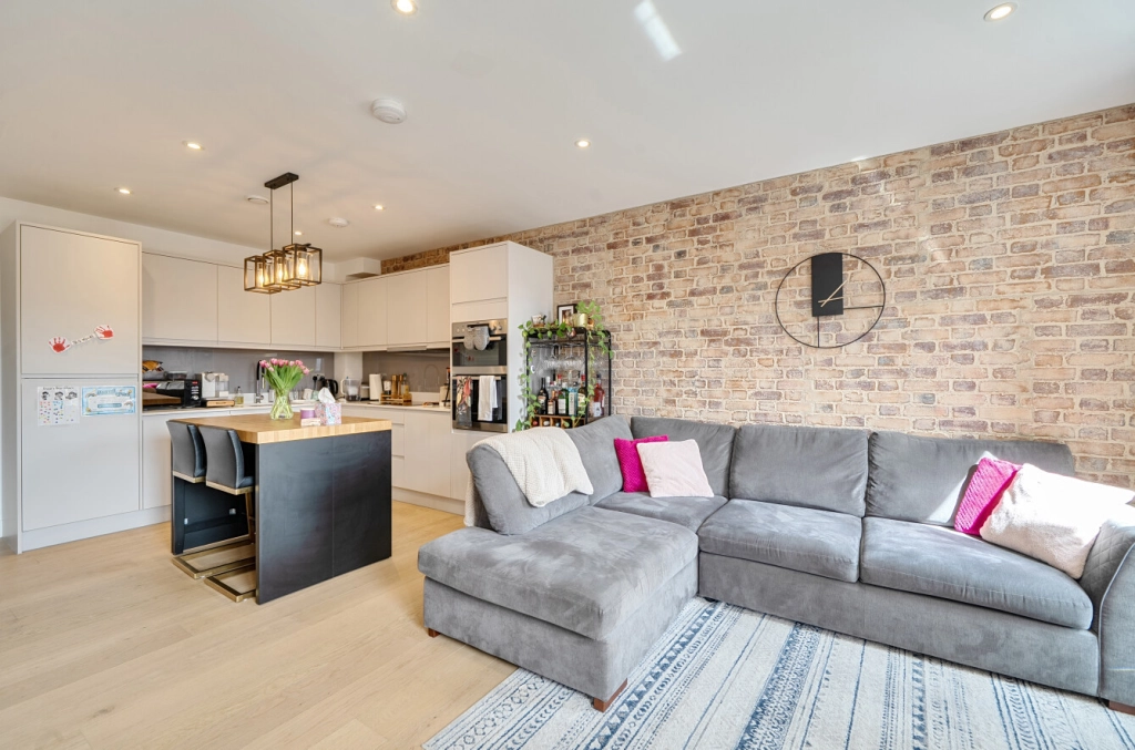 2 bedrooms apartments/flats for sale in Grove Park, Colindale - NW9 view 6