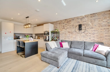 Grove Park, Colindale - NW9 view 6