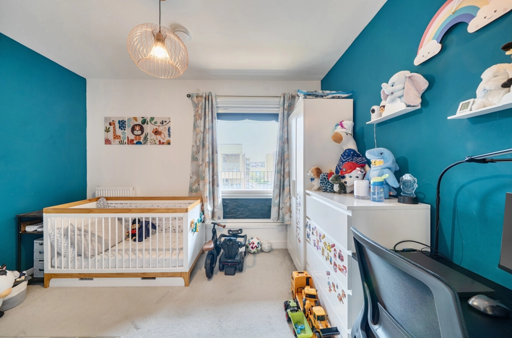 2 bedrooms apartments/flats for sale in Grove Park, Colindale - NW9 view 12