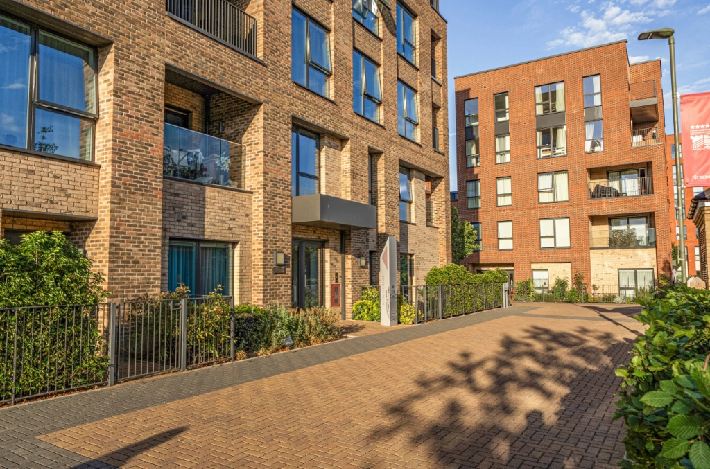 1 bedroom apartments/flats for sale in Hoy Close, Colindale Gardens, Colindale - NW9 view 17