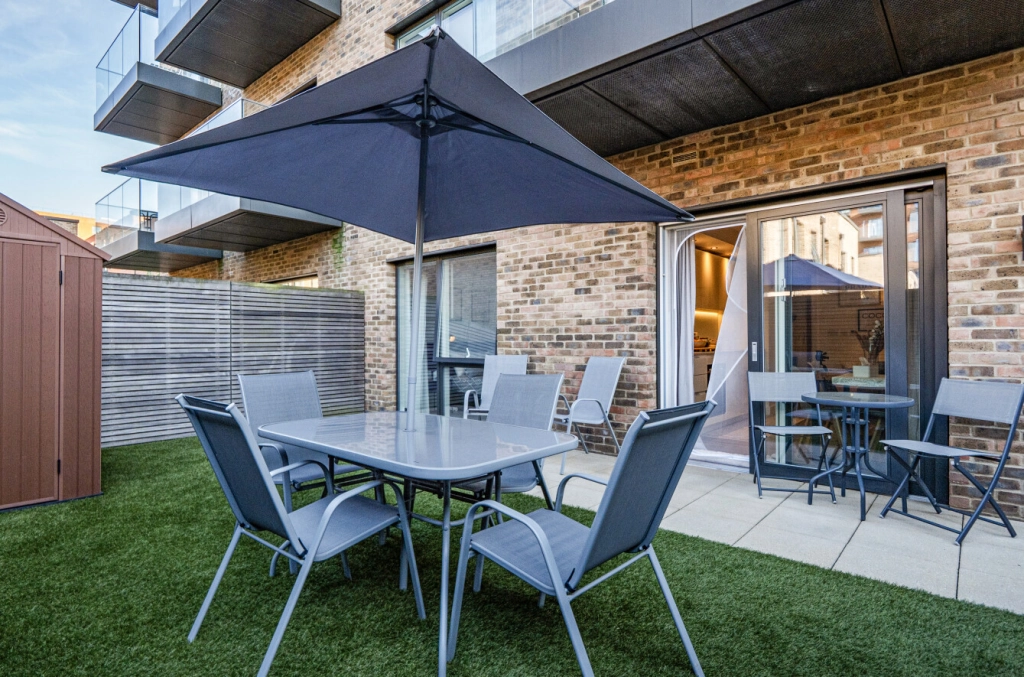 1 bedroom apartments/flats for sale in Hoy Close, Colindale Gardens, Colindale - NW9 view 2