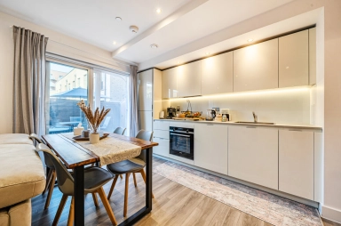 Hoy Close, Colindale Gardens, Colindale - NW9 view 4