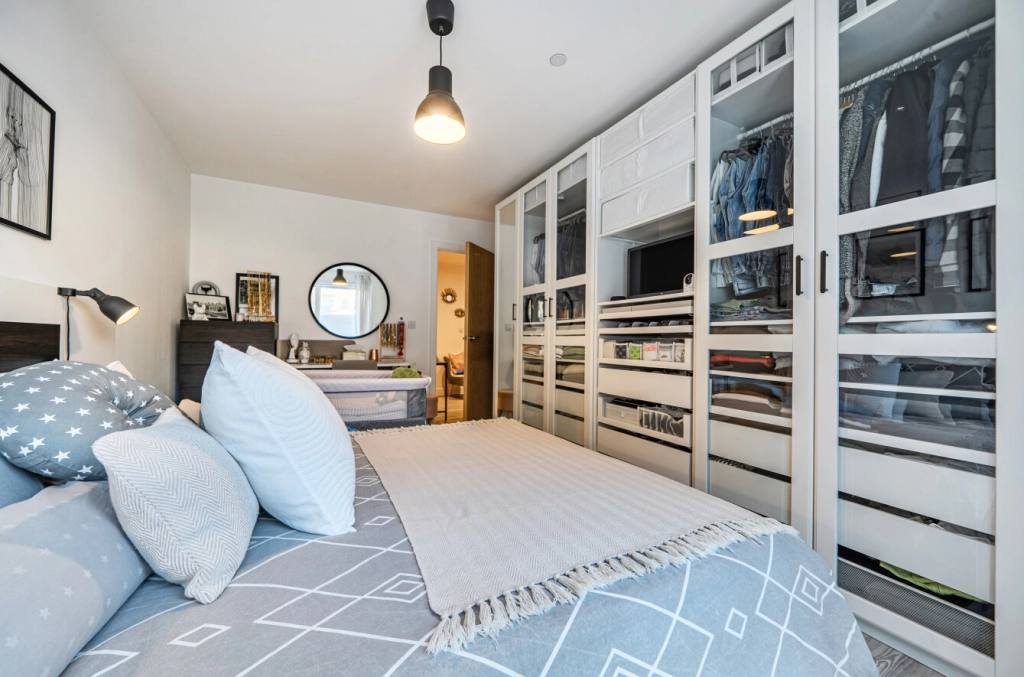 1 bedroom apartments/flats for sale in Hoy Close, Colindale Gardens, Colindale - NW9 view 4