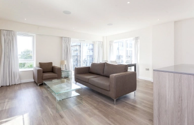 Beaufort Square, Beaufort Park, Colindale - NW9 view 3