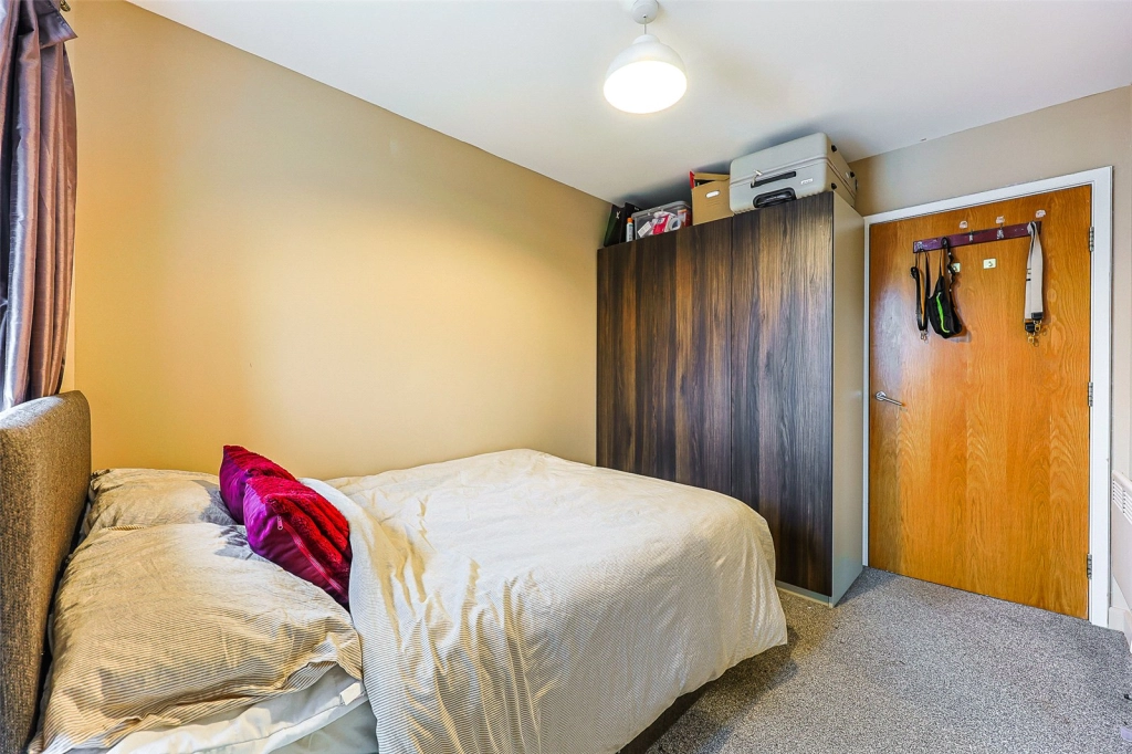 2 bedrooms apartments/flats for sale in Boulevard Drive, Beaufort Park, Colindale - NW9 view 16