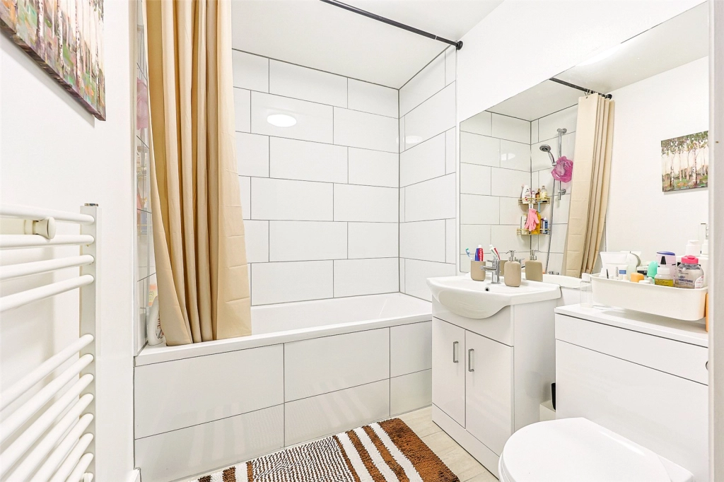 2 bedrooms apartments/flats for sale in Boulevard Drive, Beaufort Park, Colindale - NW9 view 8