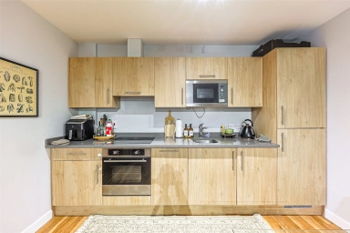 Boulevard Drive, Beaufort Park, Colindale - NW9 view 4