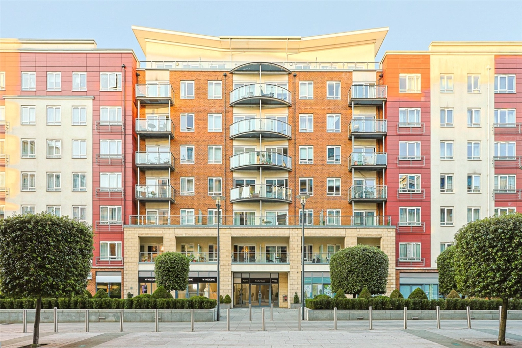 2 bedrooms apartments/flats for sale in Boulevard Drive, Beaufort Park, Colindale - NW9 view 13