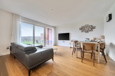 Lismore Boulevard, Colindale Gardens, Colindale - NW9 view 3