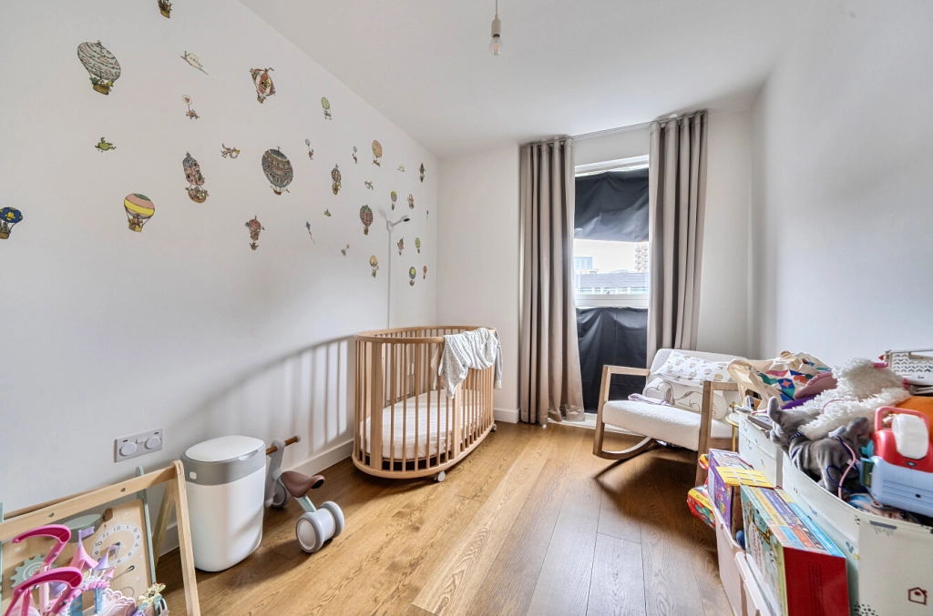 3 bedrooms apartments/flats for sale in Lismore Boulevard, Colindale Gardens, Colindale - NW9 view 14