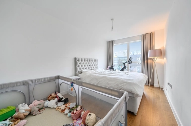 Lismore Boulevard, Colindale Gardens, Colindale - NW9 view 8