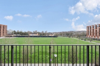 Lismore Boulevard, Colindale Gardens, Colindale - NW9 view 16