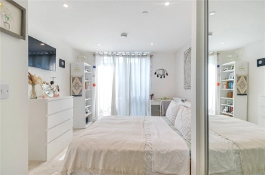 Lismore Boulevard, Colindale Gardens, Colindale - NW9 view 8