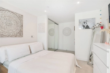 Lismore Boulevard, Colindale Gardens, Colindale - NW9 view 7